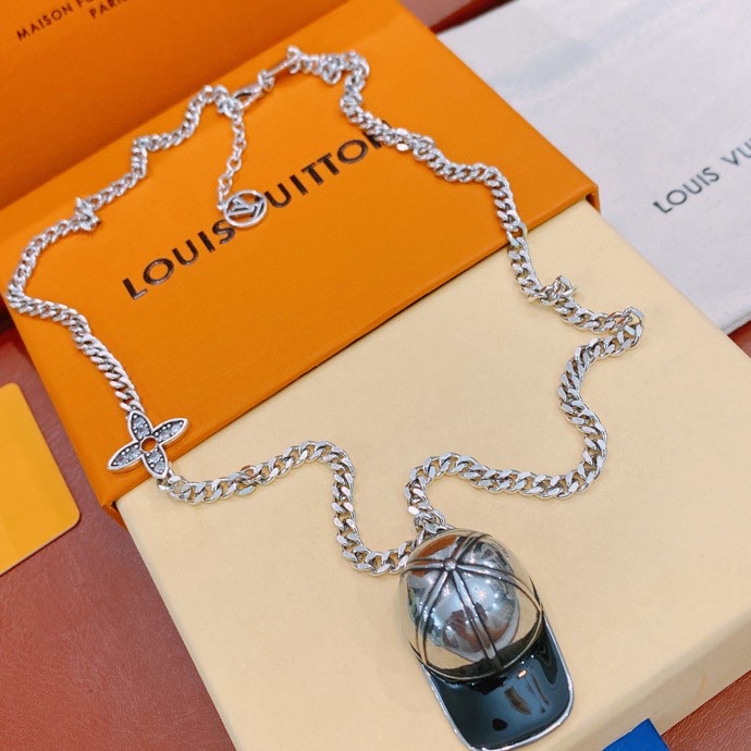 L0vis Vvtt0n Hat Necklace Silver For Women