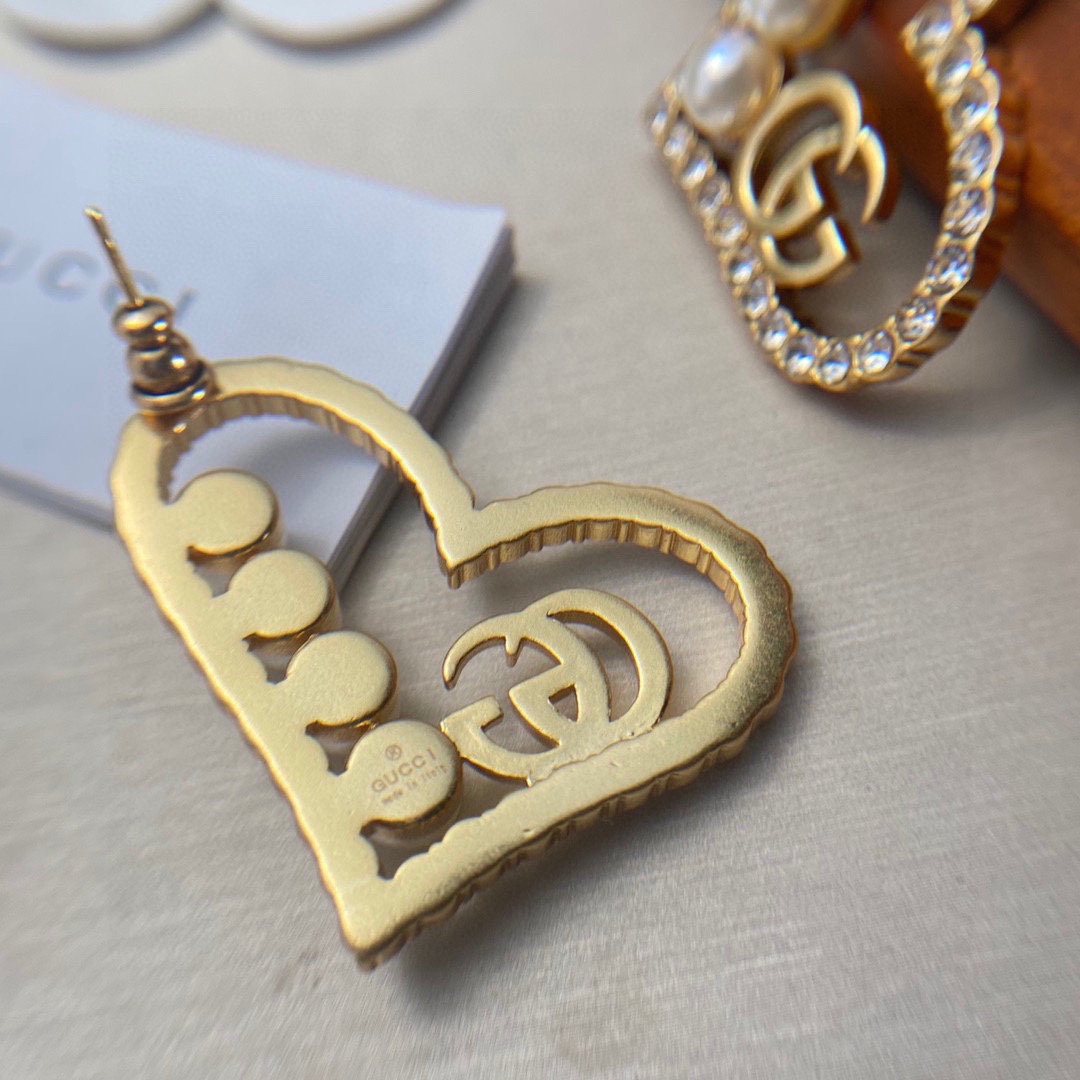 Gvc*1 Heart Peach Hollow Stud Earrings Gold For Women