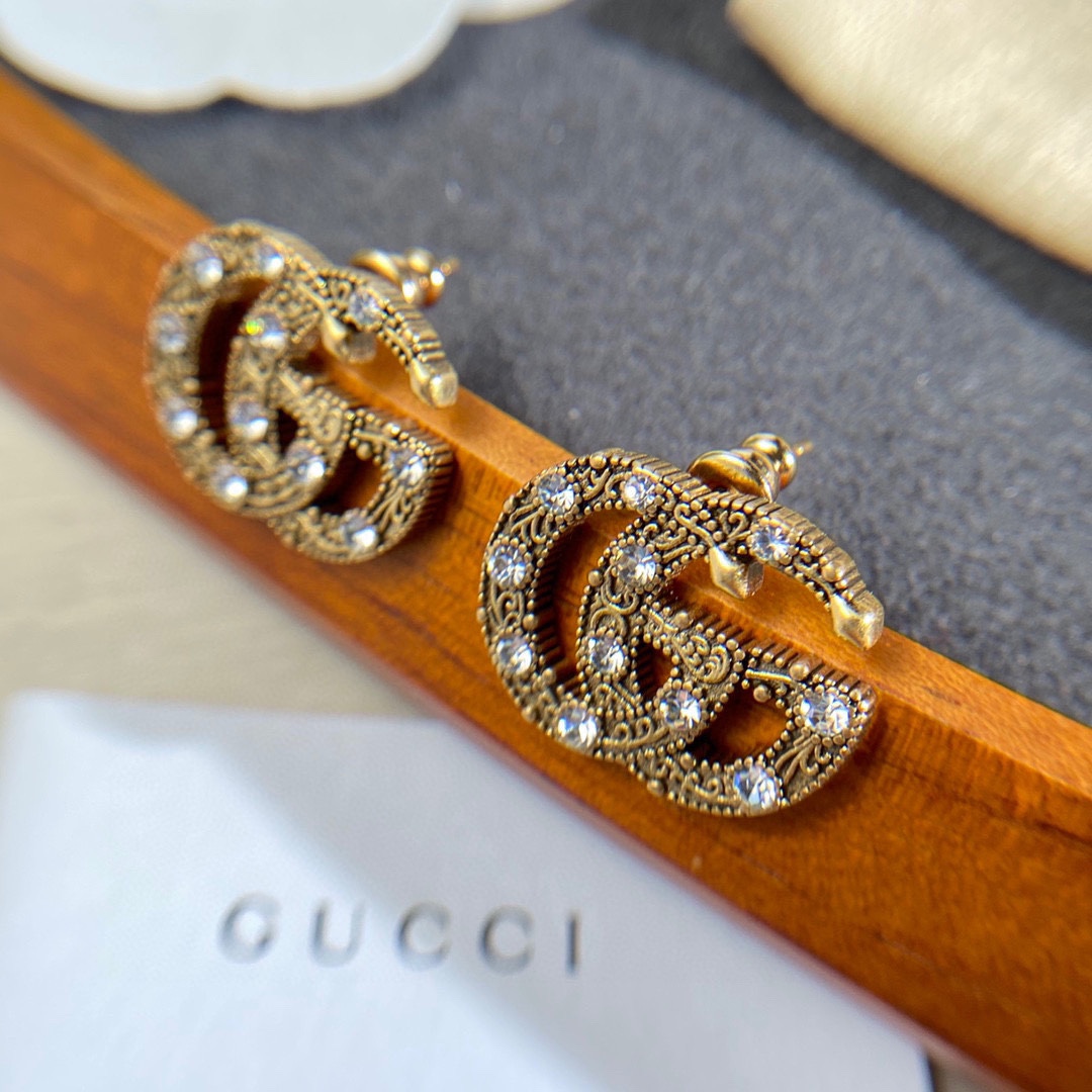 Gvc*1 Logo Stud Earrings Gold For Women