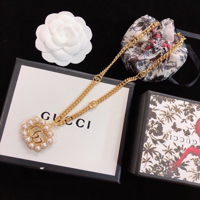 Gvc*1 Mini Pearl Border Frame Pendant Necklace Gold Tone For Women