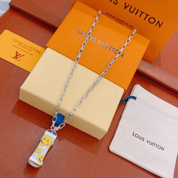 L0vis Vvtt0n Skateboard Necklace Silver For Women