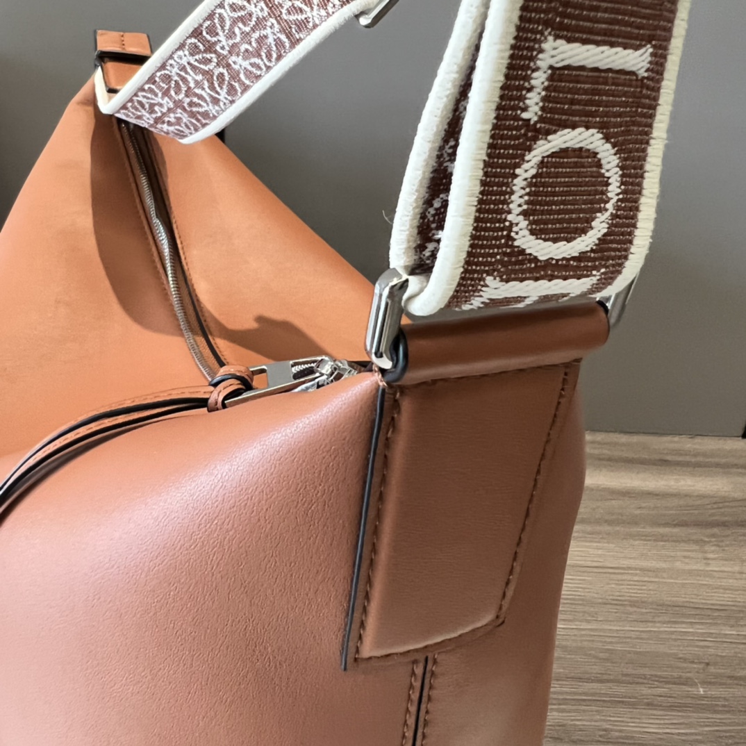 L0ew* Cubi Crossbody Bag Black/Navy Blue/Brown For Women 8.3in / 21cm