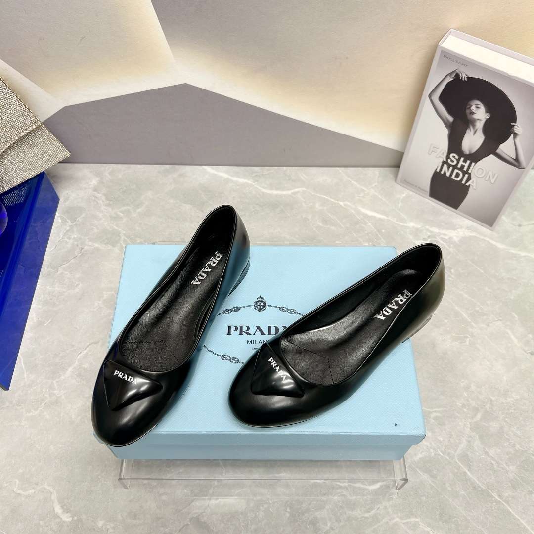 Pra*a Nappa Ballerinas Black For Women