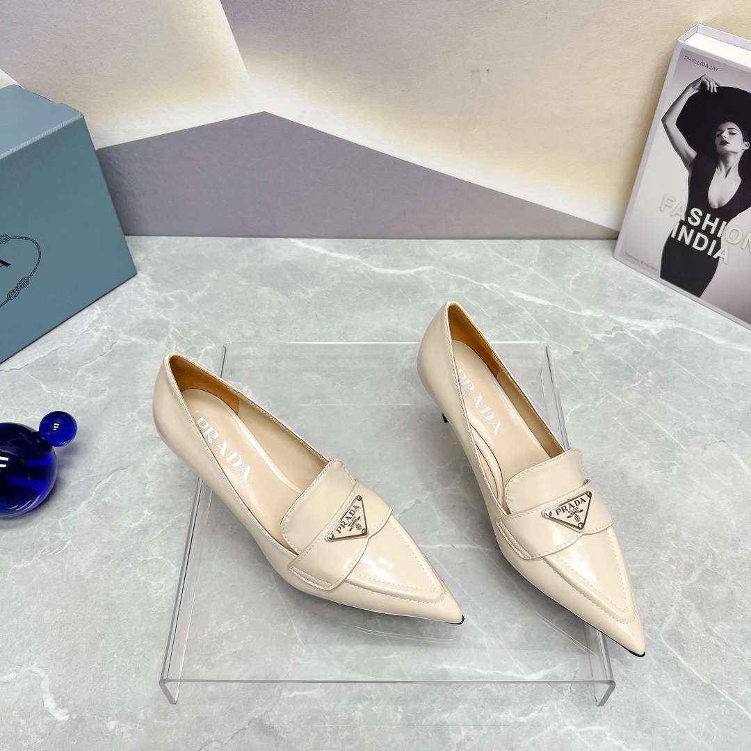 Pra*a Patent Pumps Cream For Women