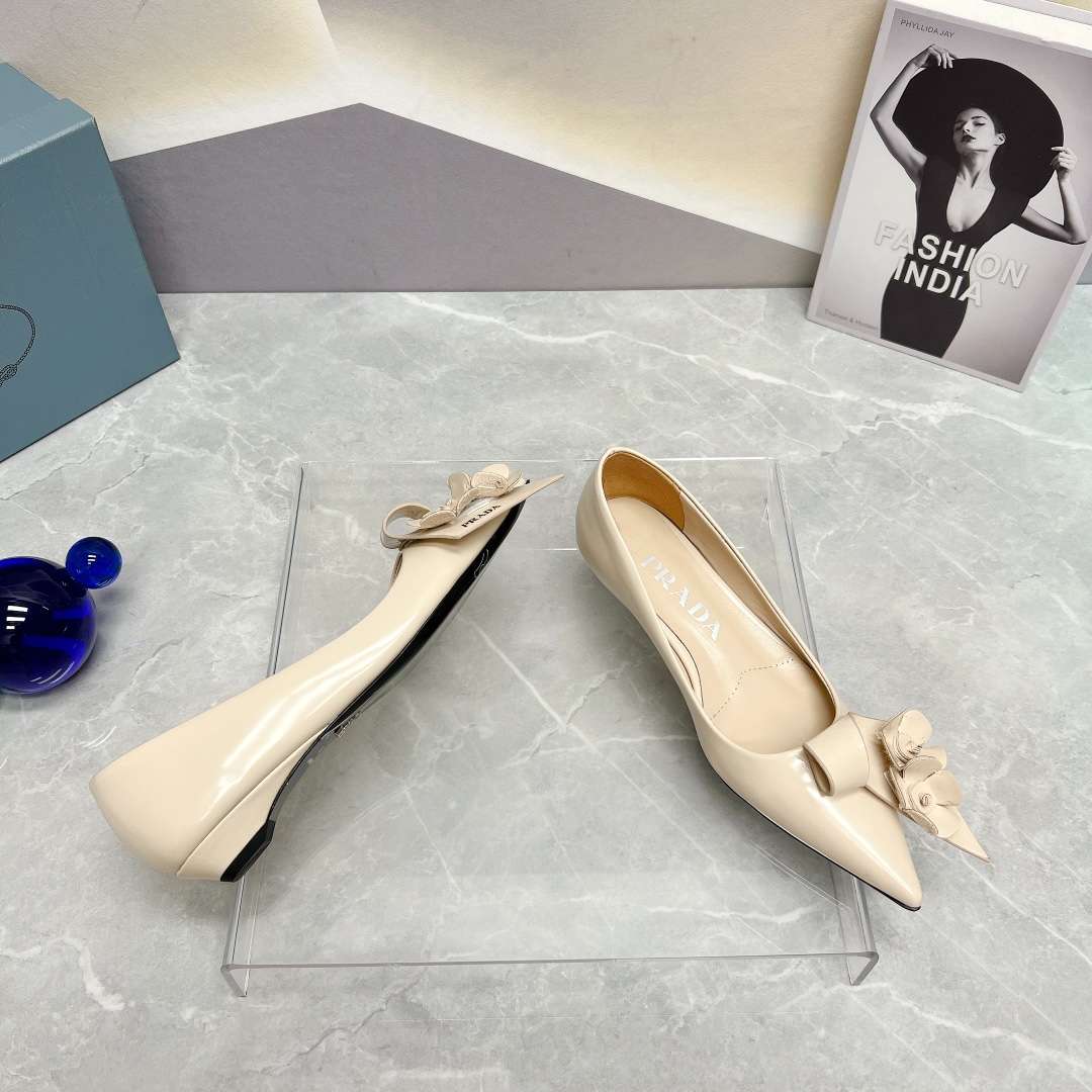Pra*a Patent Pumps Cream For Women