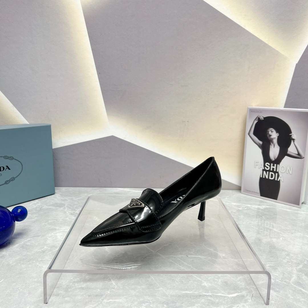 Pra*a Patent Pumps Black For Women