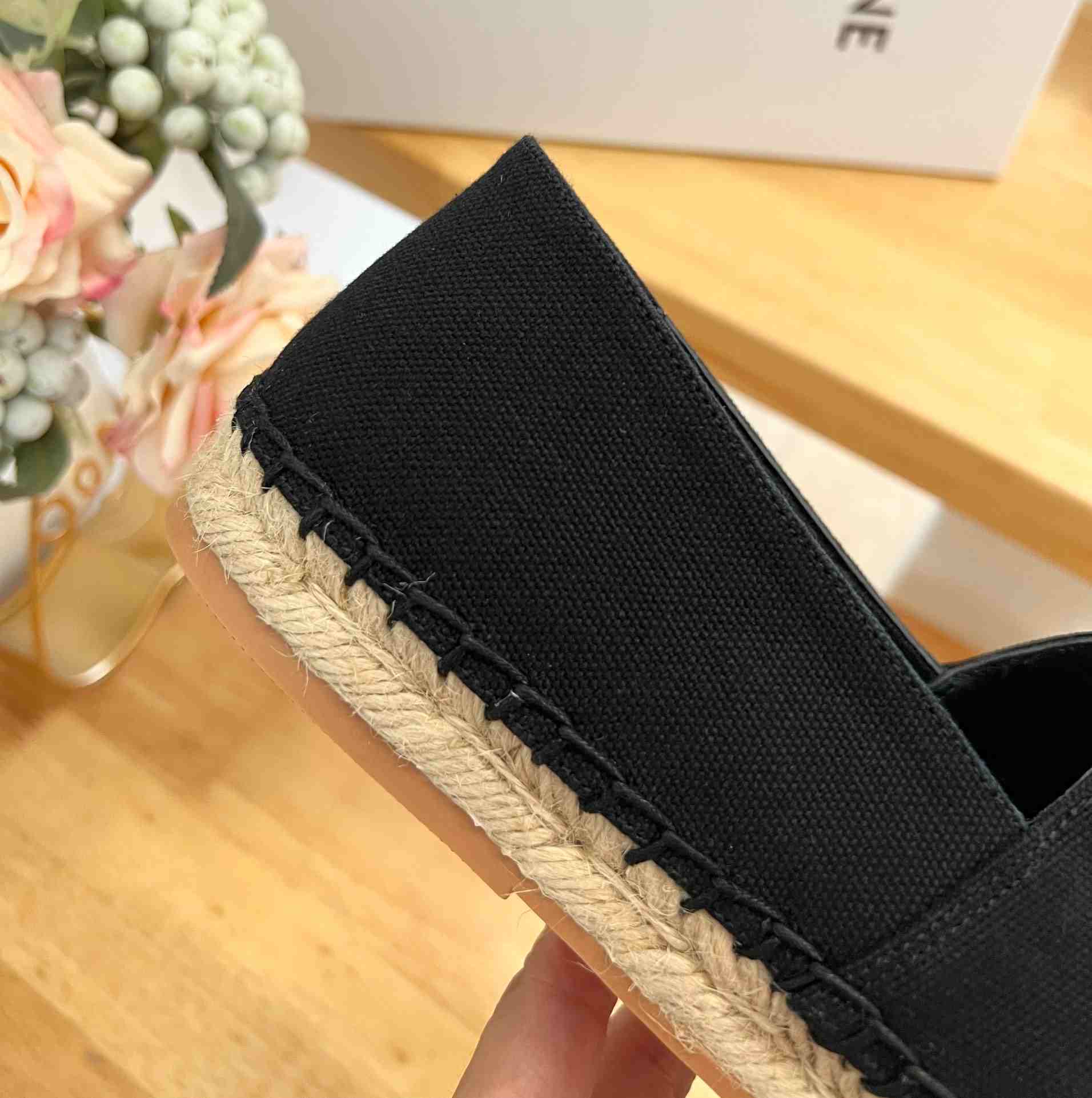 Ce1i*e Flat Espadrille With Triomphe Patch Signature In Tweed Black For Women
