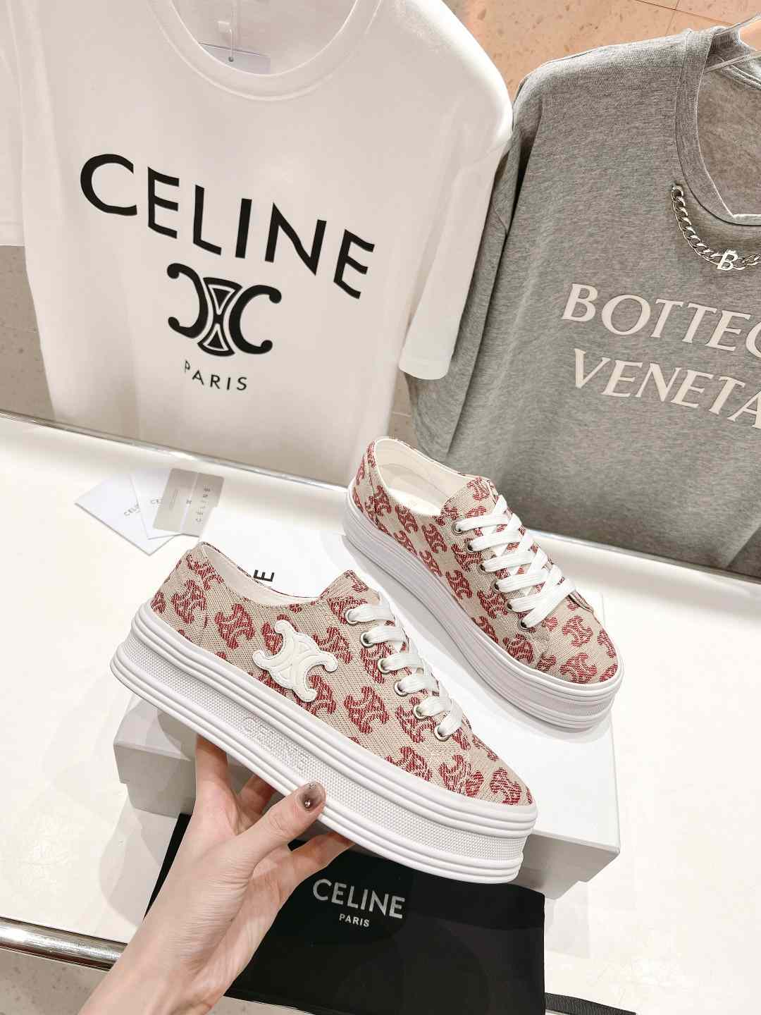 Ce1i*e Triomphe Sneakers In Canvas Red For Women