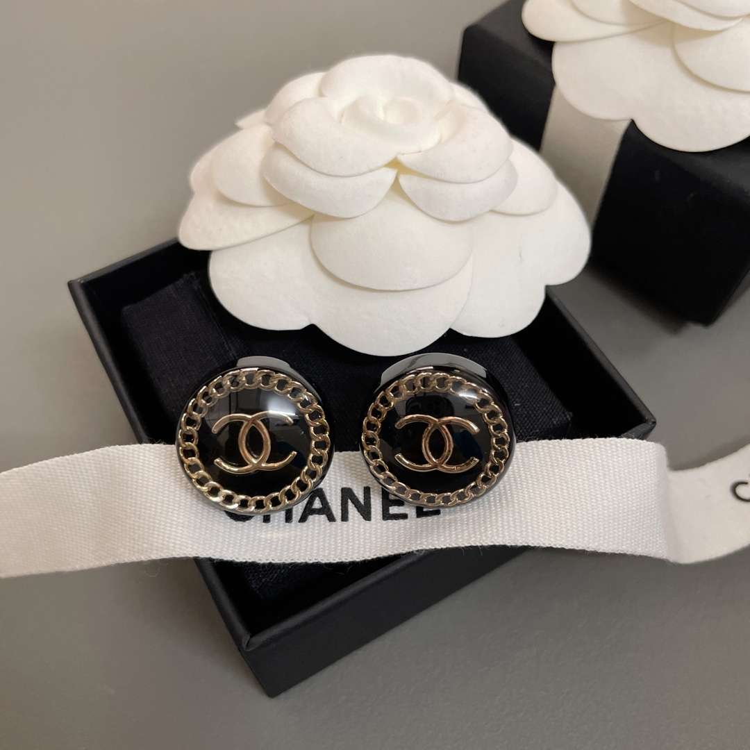 Ch**el Round Acrylic Stud Earrings Black For Women