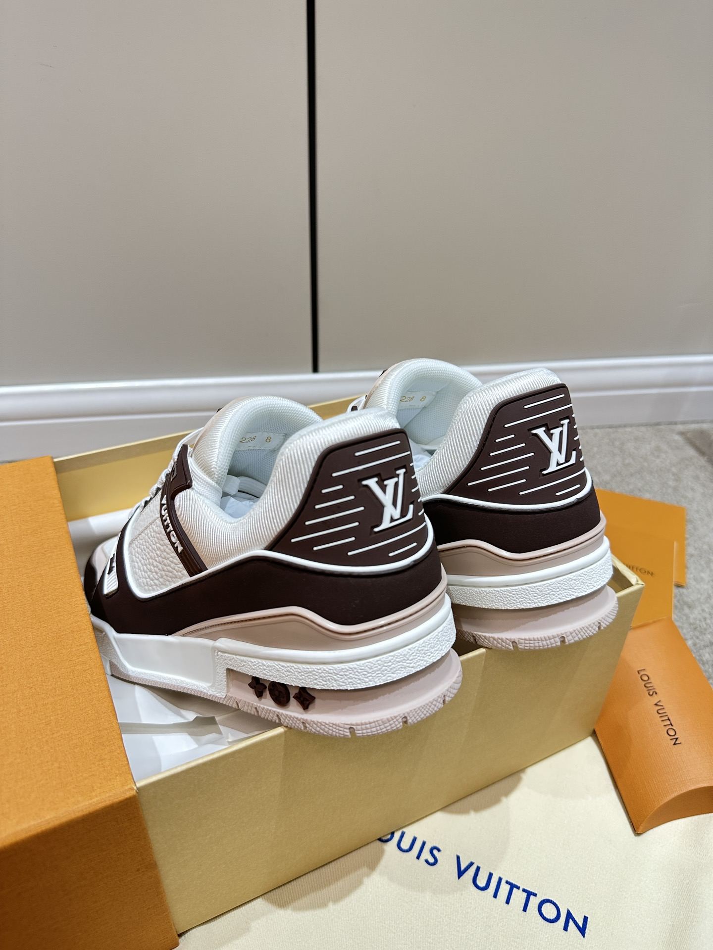 L0vis Vvtt0n LV Trainer Sneaker Dark Brown For Women