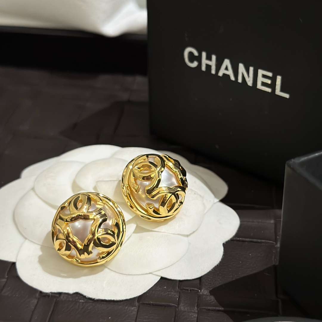 Ch**el Double C-Shaped Round Pearl Earrings Gold For Women