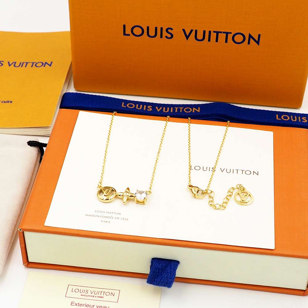 L0vis Vvtt0n LV Circle Logo Necklace Gold For Women