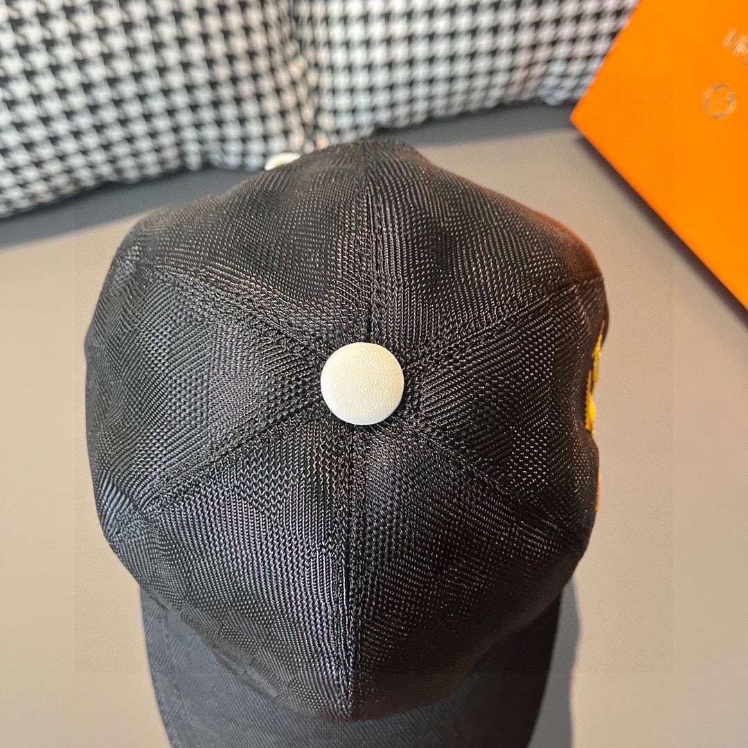 L0vis Vvtt0n Epi Monogram Cap Black For Men