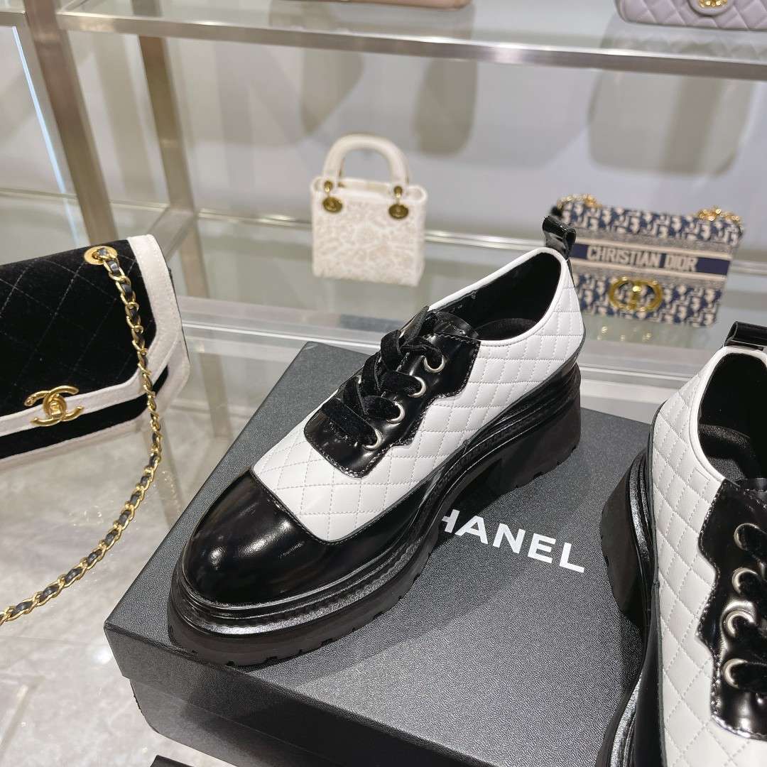 Ch**el Thick Soled Chain Laced Loafers White For Women