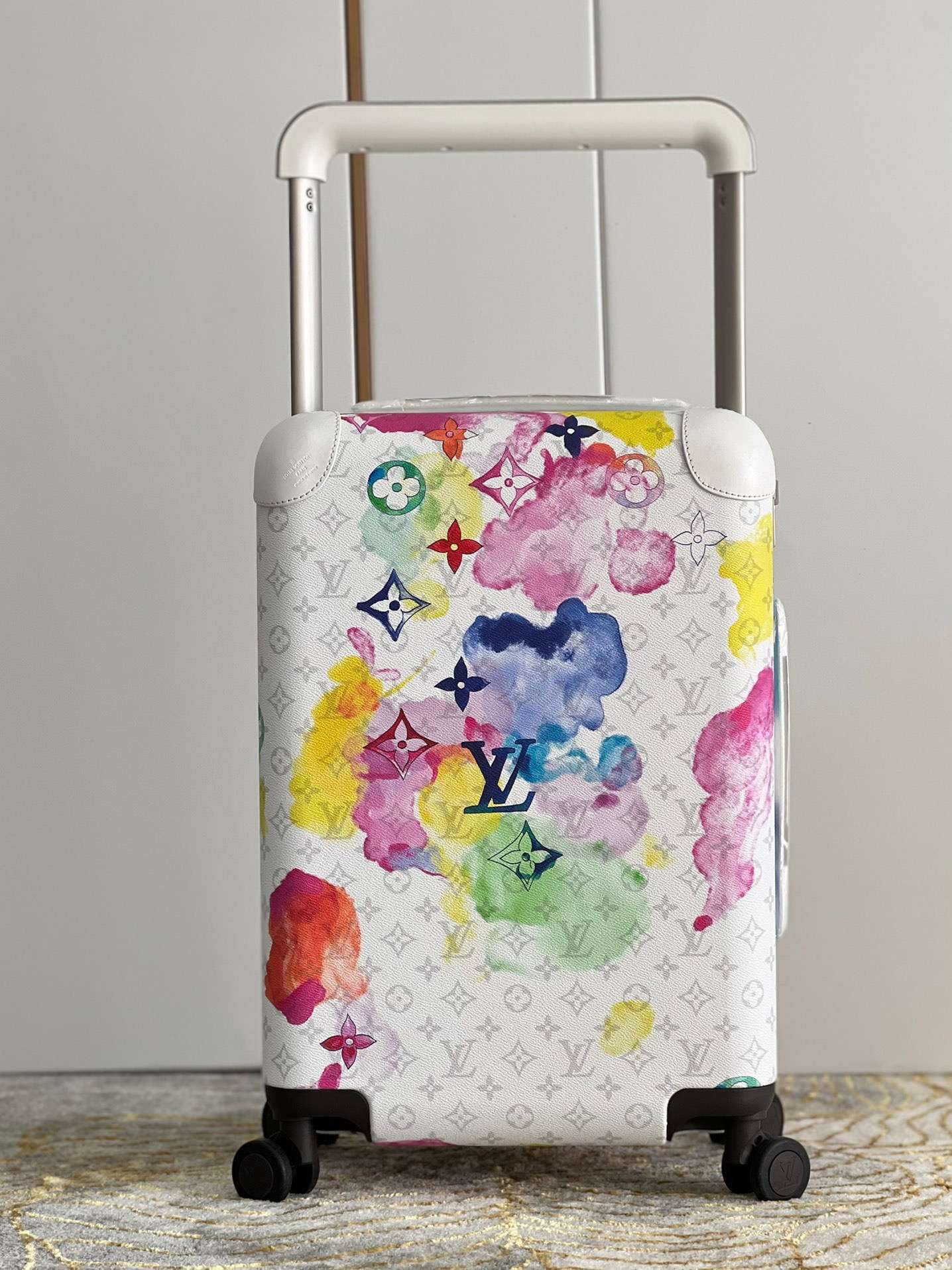 L0vis Vvtt0n Horizon 55 Flower White 21.7in/55cm