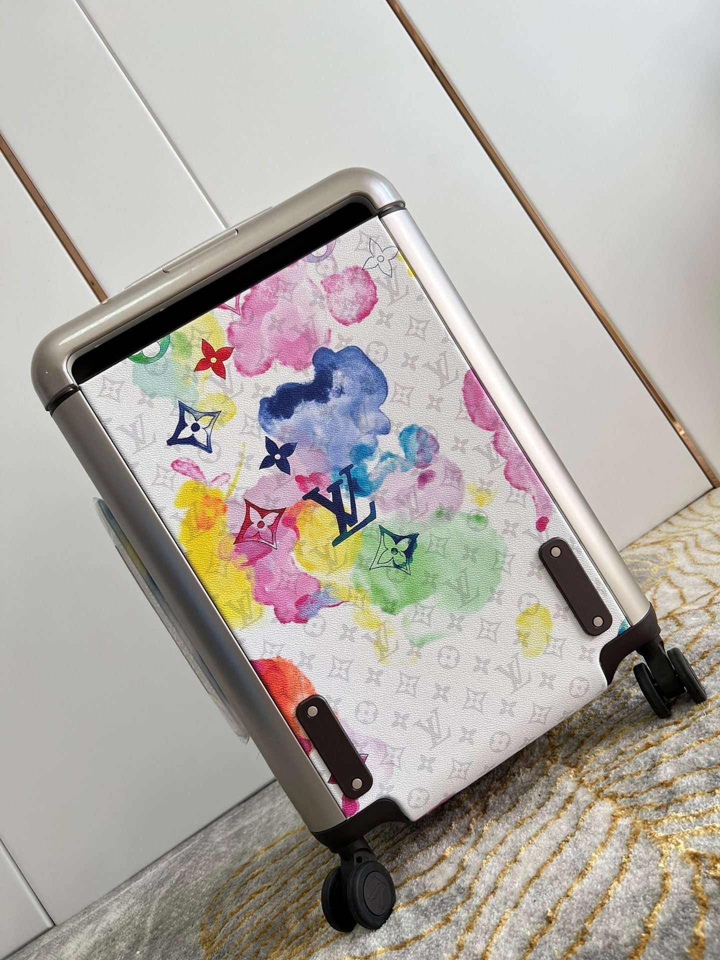 L0vis Vvtt0n Horizon 55 Flower White 21.7in/55cm