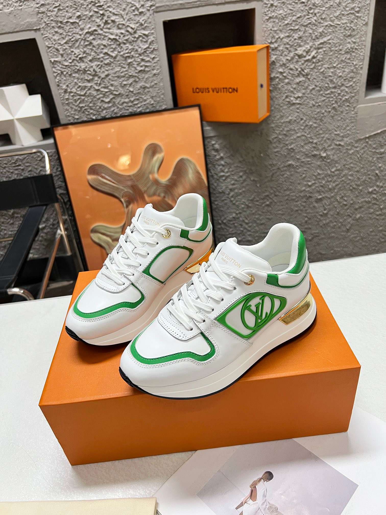 L0vis Vvtt0n Neo Run Away Sneaker White For Women