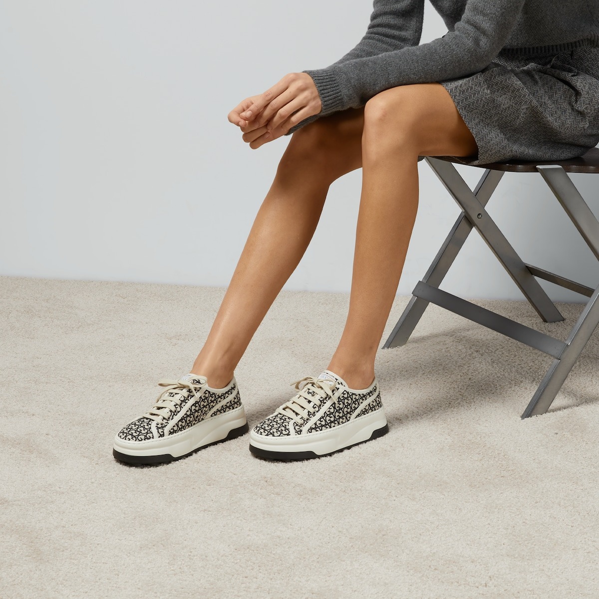 Gvc*1 Women GG Sneaker – 746766 FAC1Y 8445