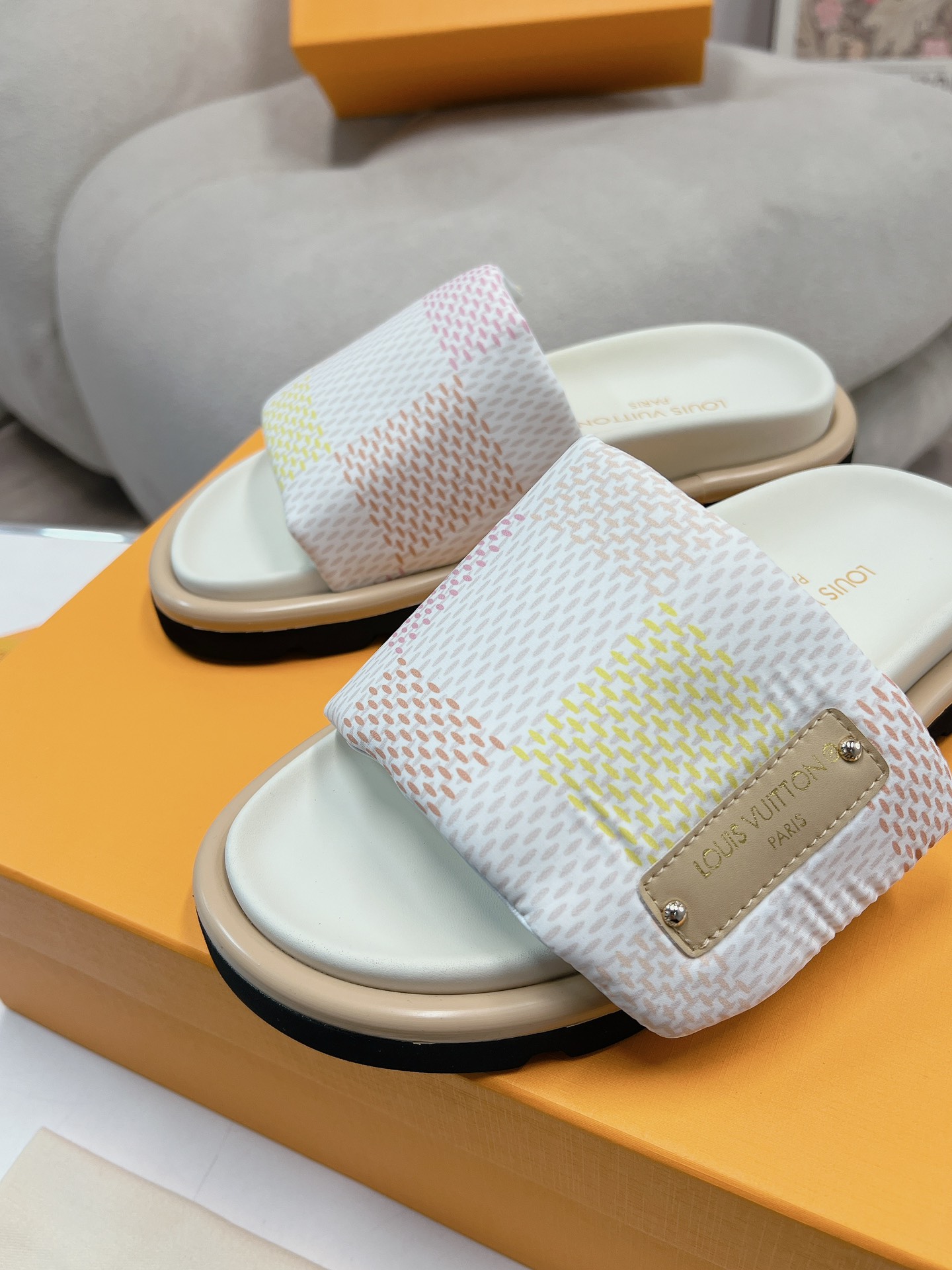 L0vis Vvtt0n Pool Pillow Flat Comfort Mule Multicolor For Men