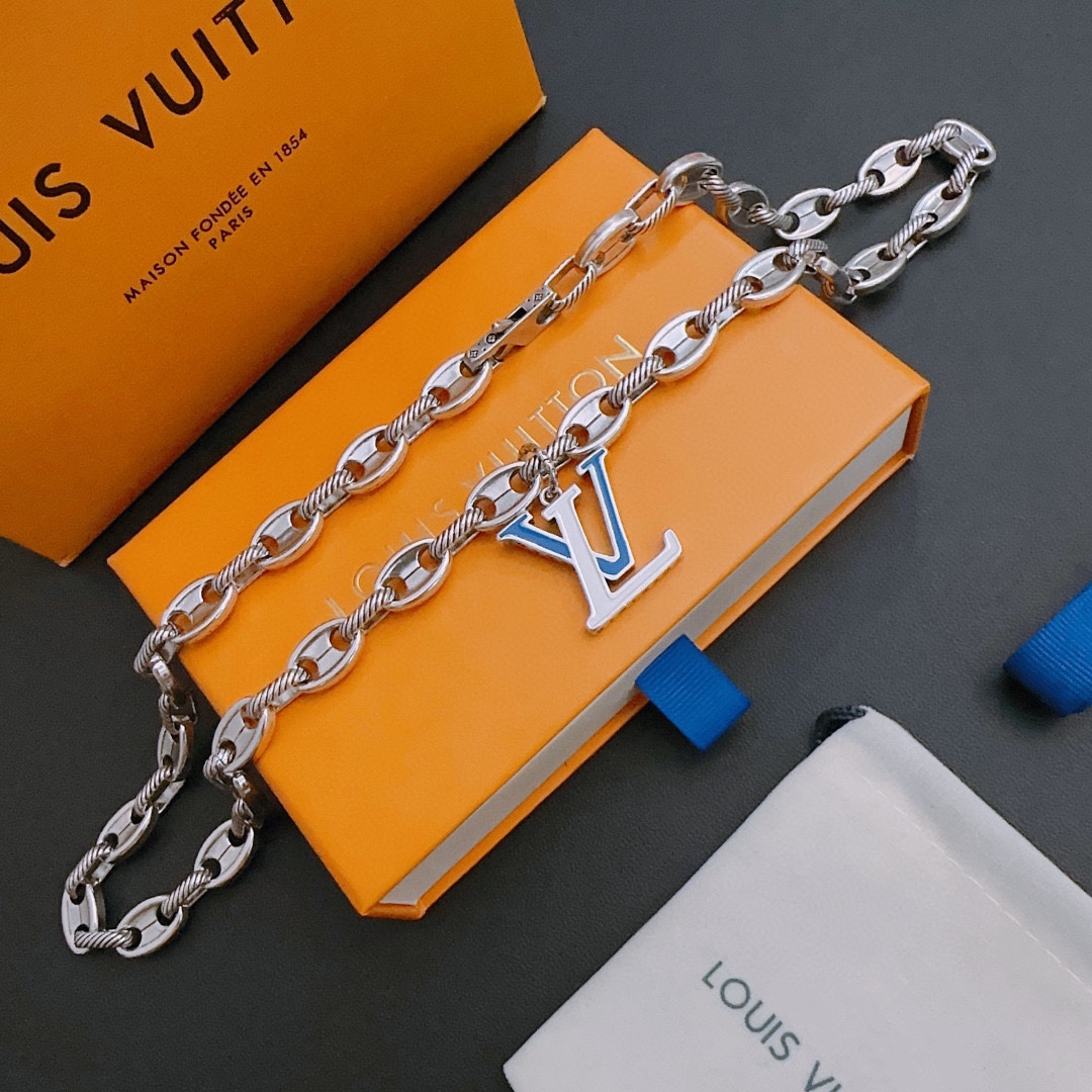 L0vis Vvtt0n Necklace Silver For Women