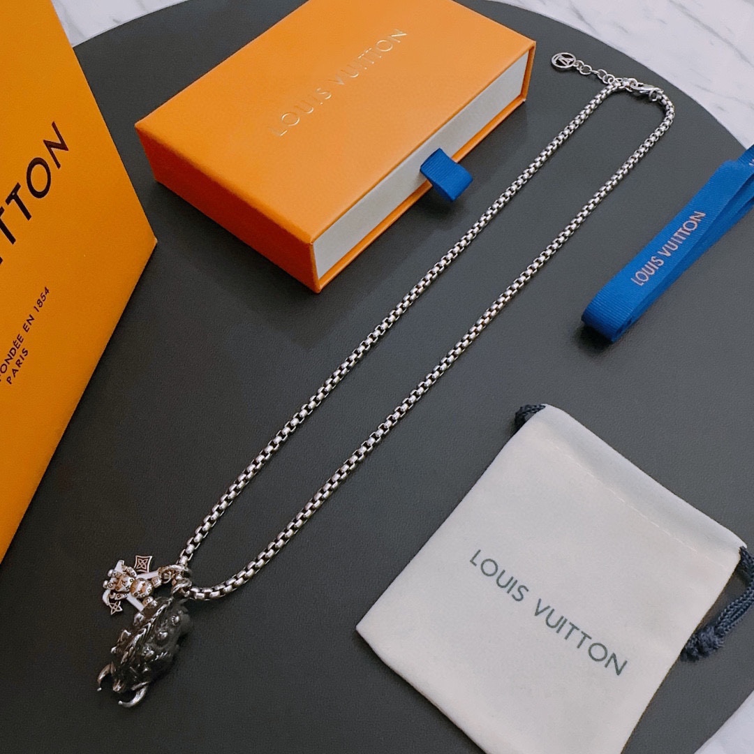 L0vis Vvtt0n Necklace Silver For Women