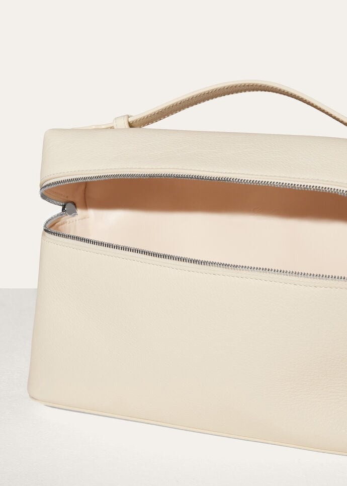 [True-to-ORIGINAL] L0r0 P1ana Extra Pocket L27 Bag Whisper White For Women 10.6in/27cm FAN4043 1615