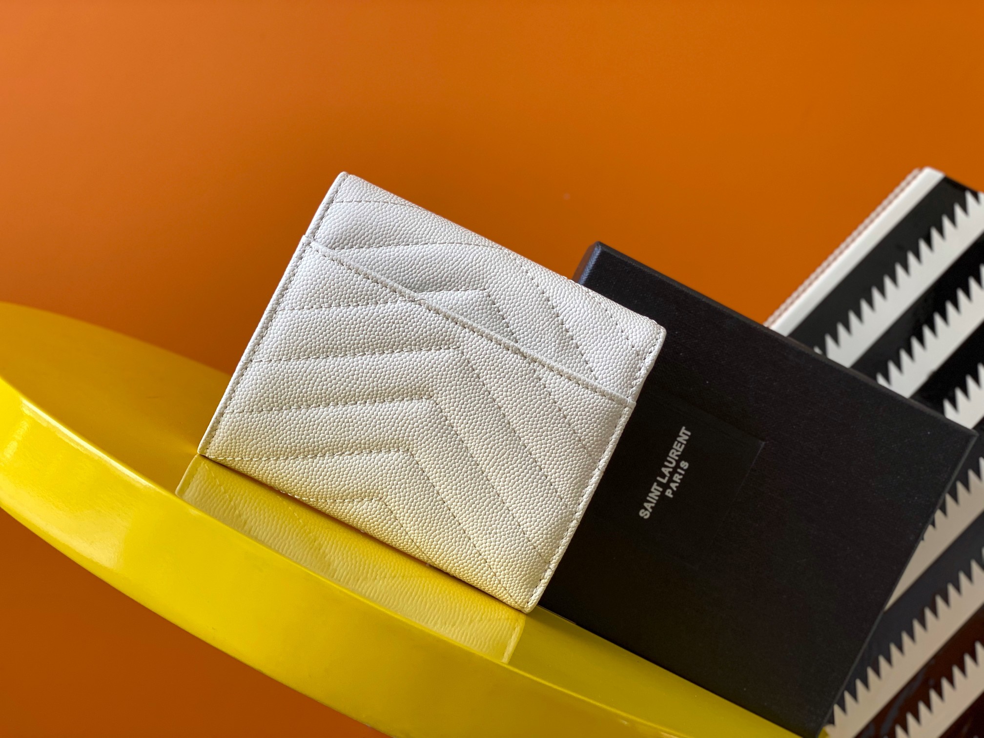 Sa1nt Lau*nt Cassandre Matelaseé Compact Tri Fold Wallet Blanc Vintage For Women 4.9in/12.5cm 403943BOW019207 Y51