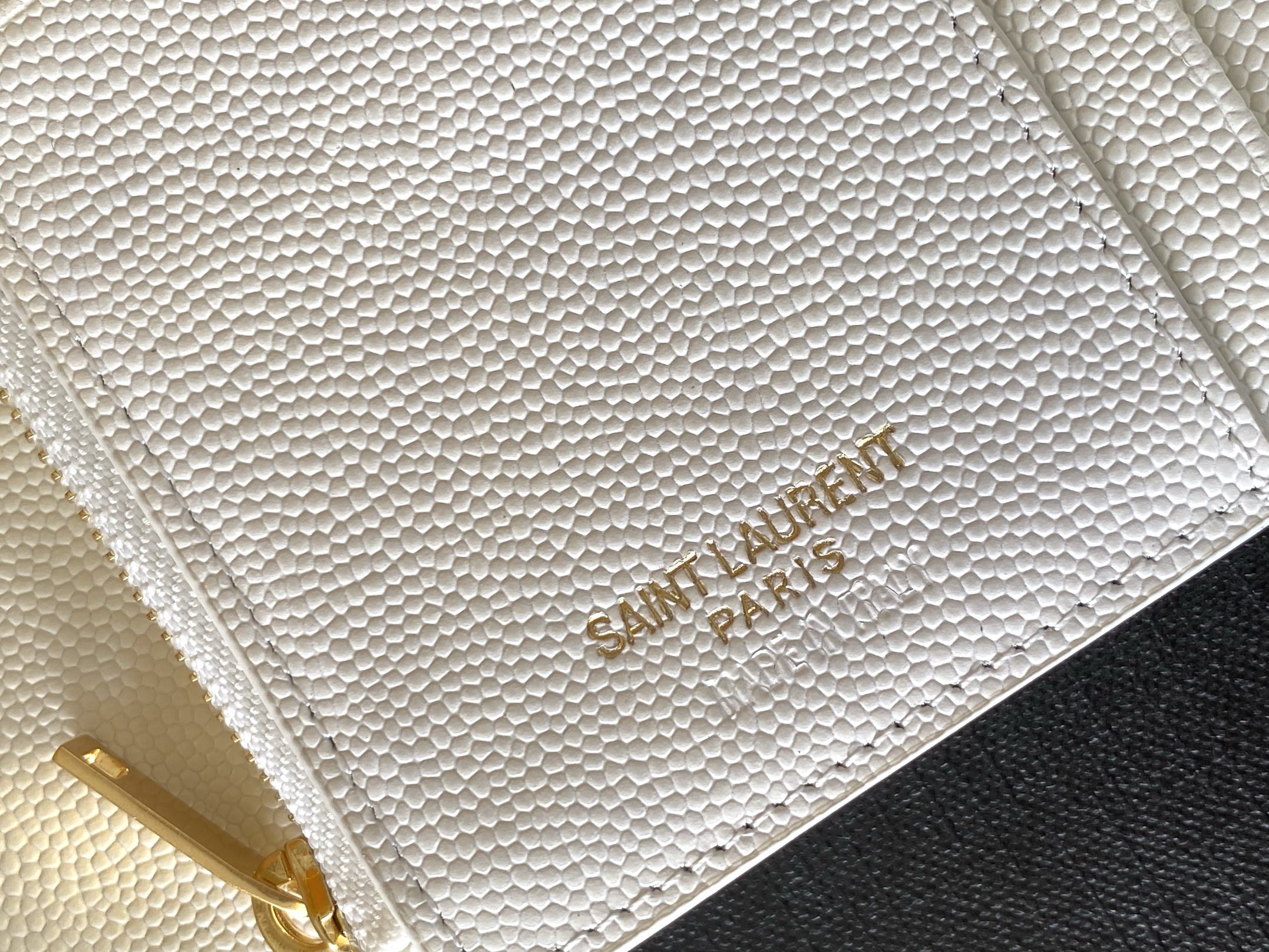 Sa1nt Lau*nt Cassandre Matelaseé Compact Tri Fold Wallet Blanc Vintage For Women 4.9in/12.5cm 403943BOW019207 Y51