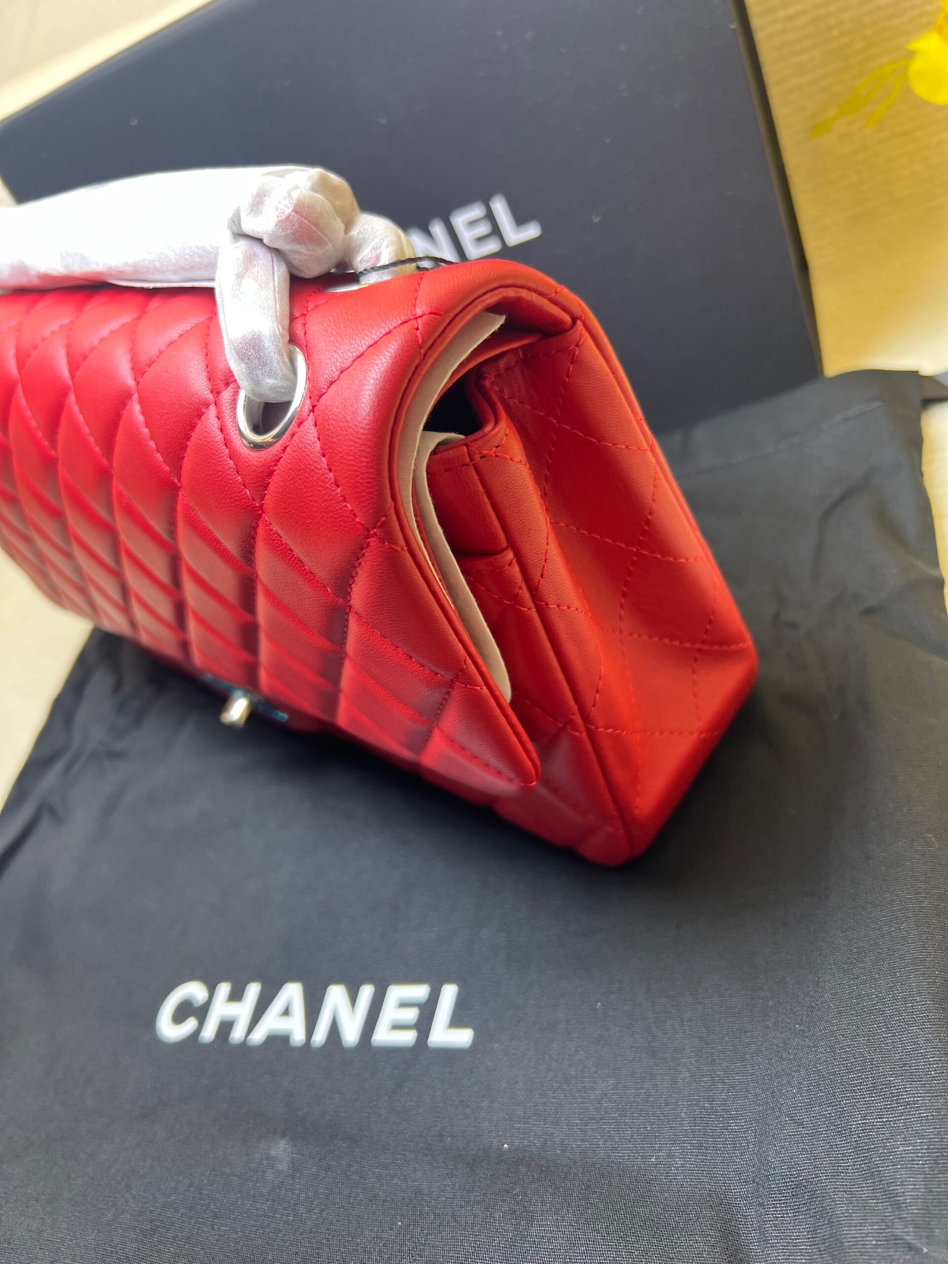 [True-to-ORIGINAL] Ch**el Classic Hand Bag Red For Women 9.9in/25.5cm