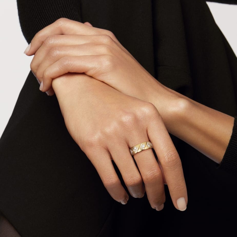 Ch**el Coco Crush Ring Yellow Gold Small Version For Women J12870