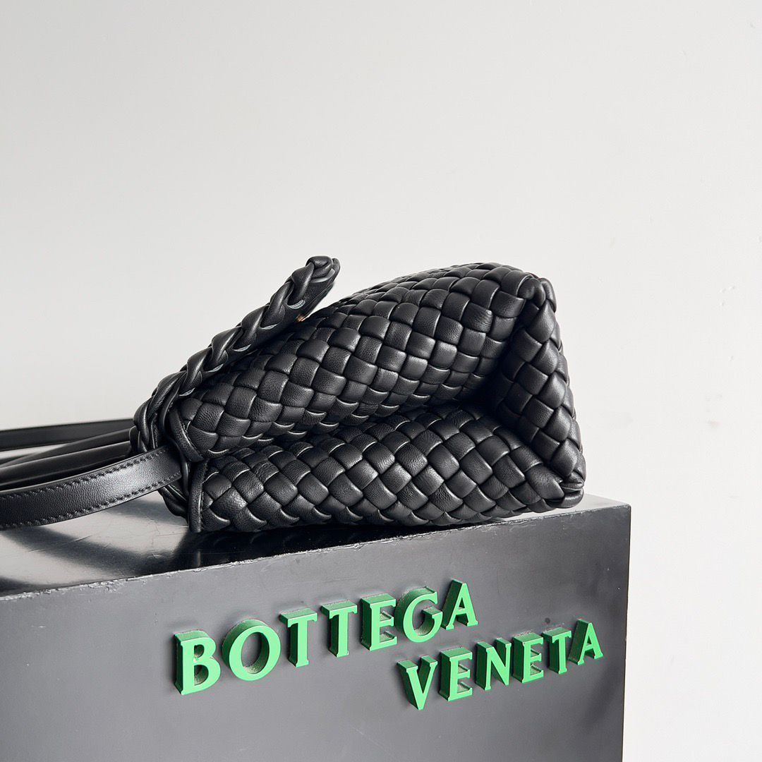 [True-to-ORIGINAL] B0tt*ga Ven*ta Patti Shoulder Bag Black For Women 26cm/10.2in 776783V3RG11019