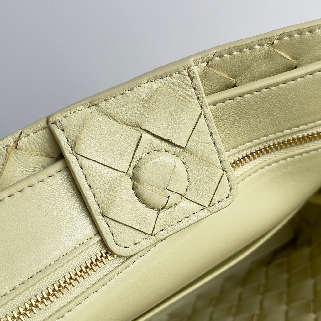 [True-to-ORIGINAL] B0tt*ga Ven*ta Small Andiamo Light Yellow For Women 25cm/9.8in