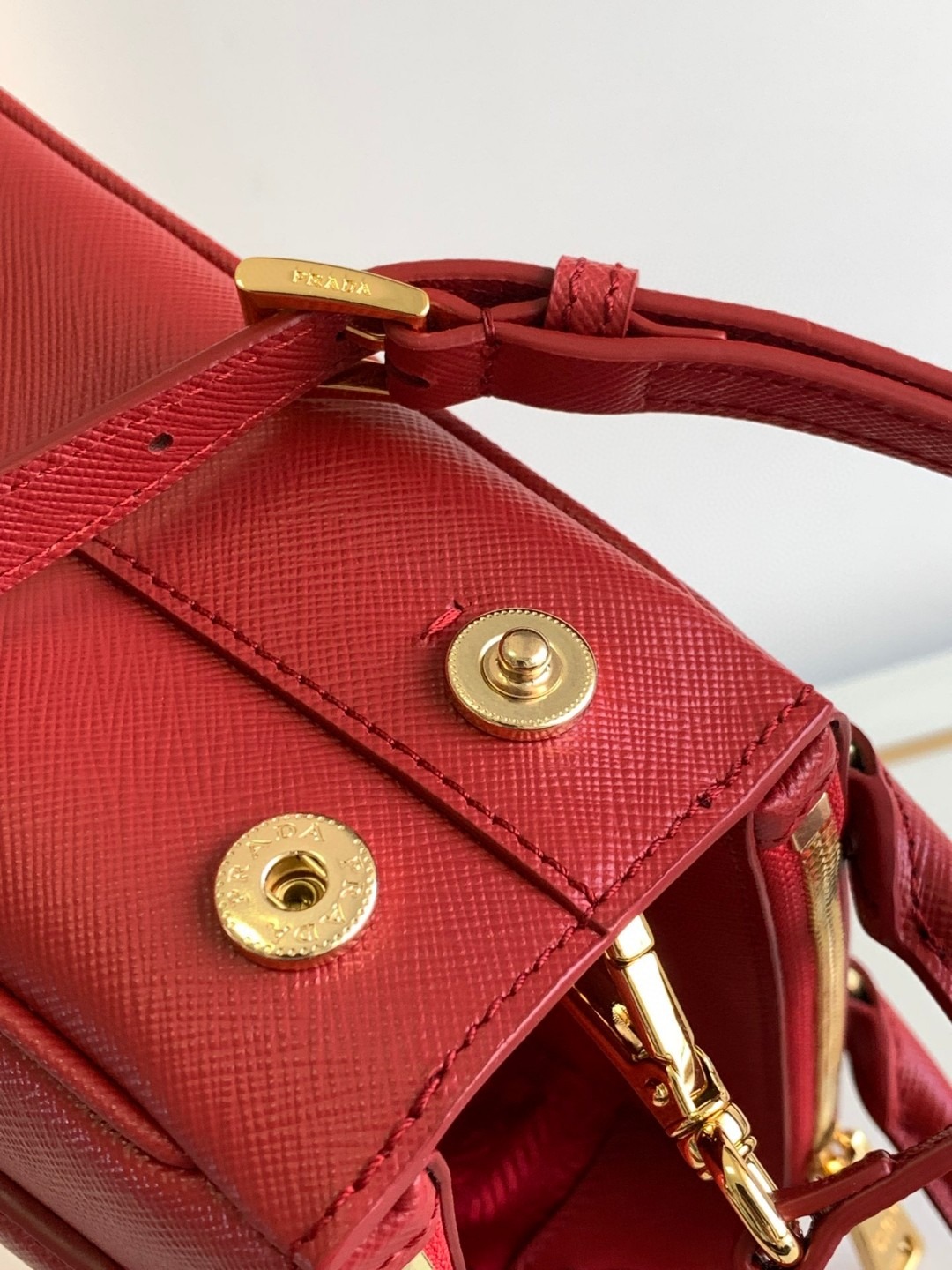 [True-to-ORIGINAL] Pra*a Galleria Saffiano Mini Bag Burgundy For Women 7.8in/20cm