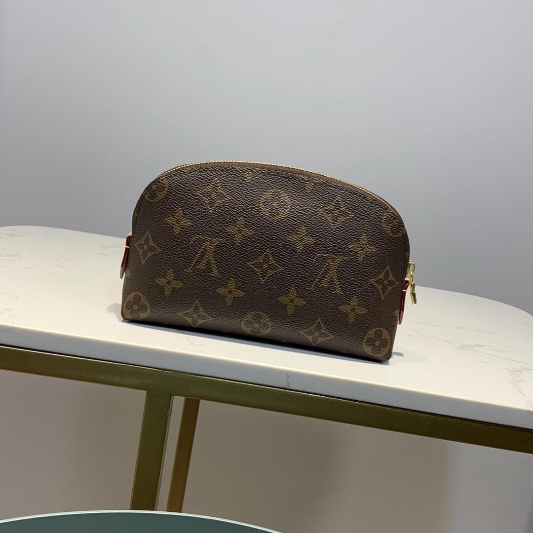 L0vis Vvtt0n Cosmetic Pouch PM Monogram Canvas For Women, Women’s Bags 7.5in/19cm LV M47515