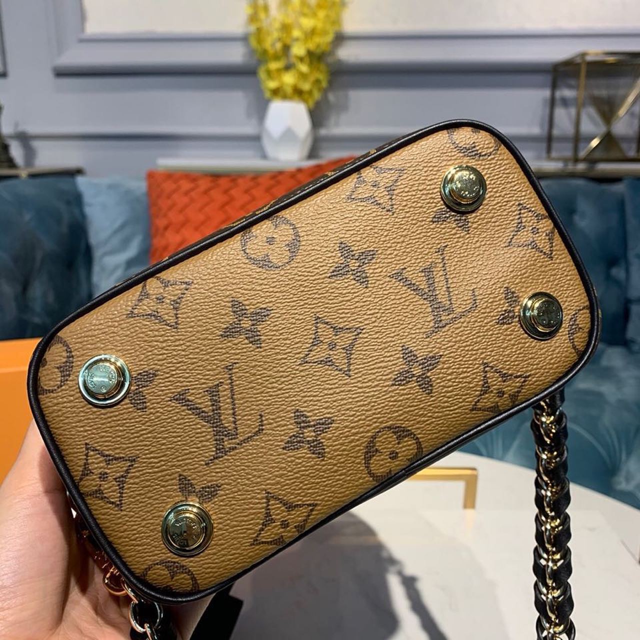 L0vis Vvtt0n Vanity PM Monogram And Monogram Reverse Canvas By Nicolas Ghesquiere For Women, Women’s Handbags, Shoulder And Crossbody Bags 7.5in/19cm LV M45165