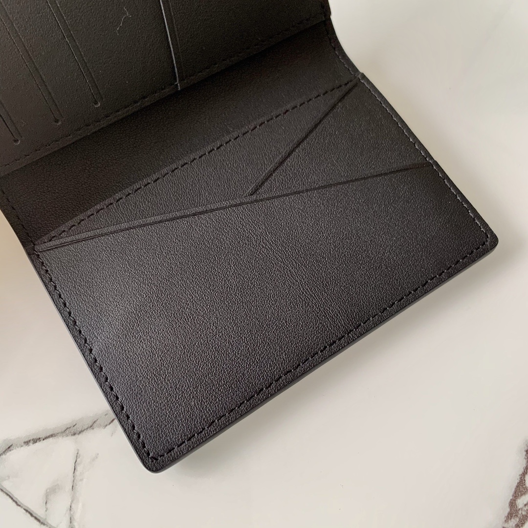 L0vis Vvtt0n Monogram Wallet For Men 11cm Brown