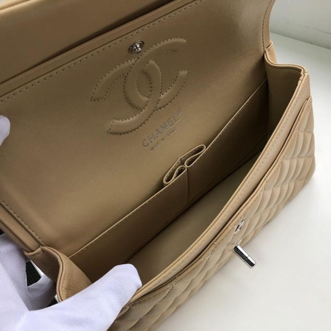 Ch**el Classic Handbag Silver Hardware Beige For Women, Women’s Bags, Shoulder And Crossbody Bags 10.2in/26cm A01112