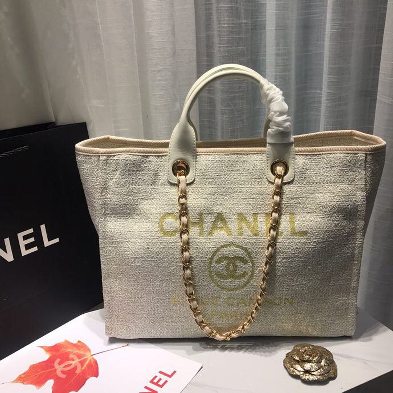 Ch**el Deauville Tote Tweed Canvas Bag Fall/Winter Collection, Beige/Cream/Gold/Multi For Women 15in/38cm