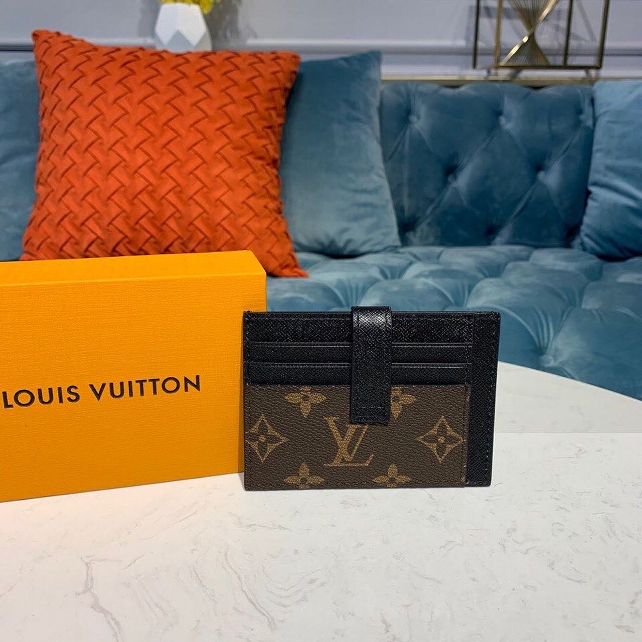 L0vis Vvtt0n Wallet