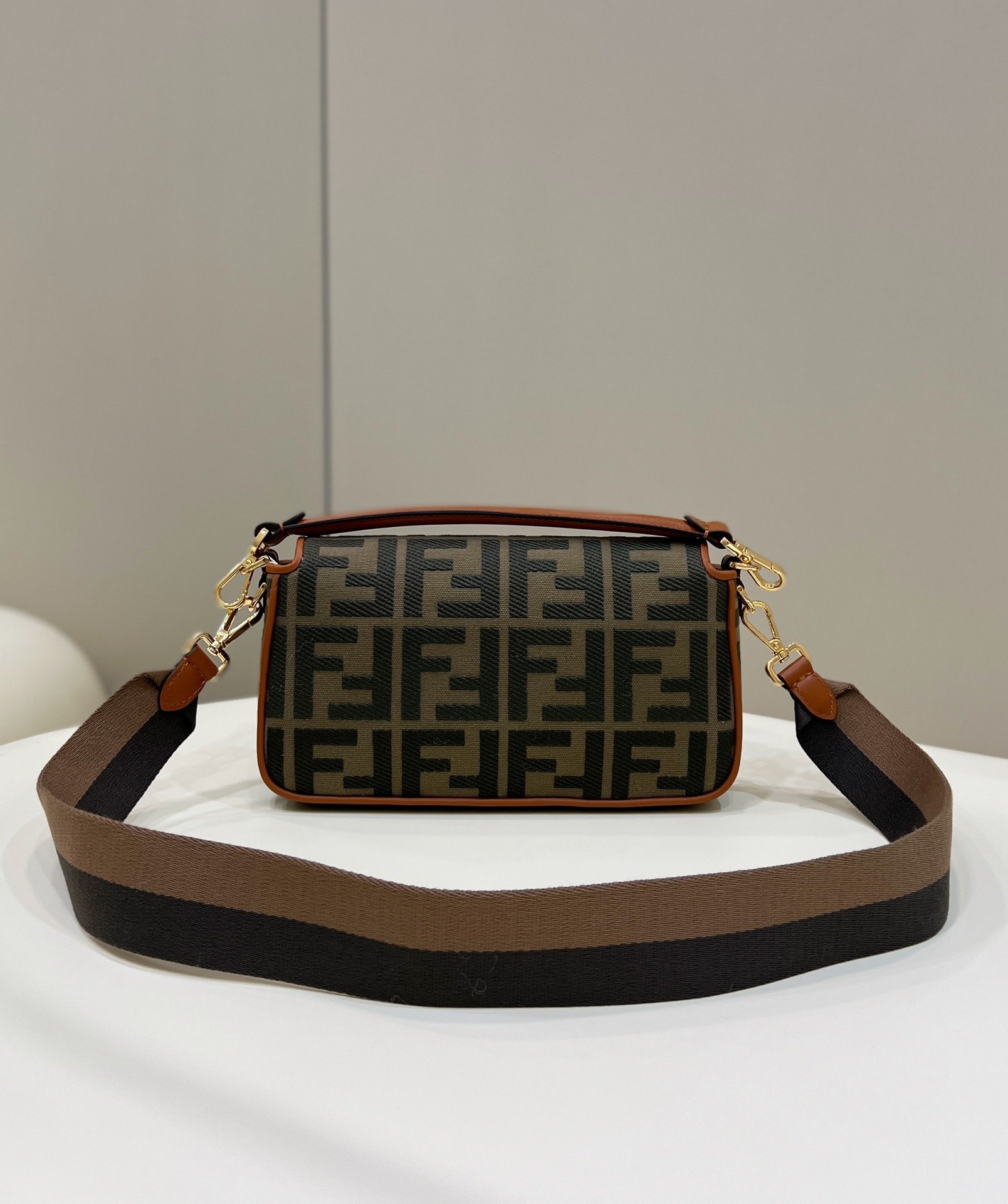 F**di Baguette Khaki For Women, Women’s Handbags, Shoulder And Crossbody Bags, 10.6in/27cm FF 8BR600