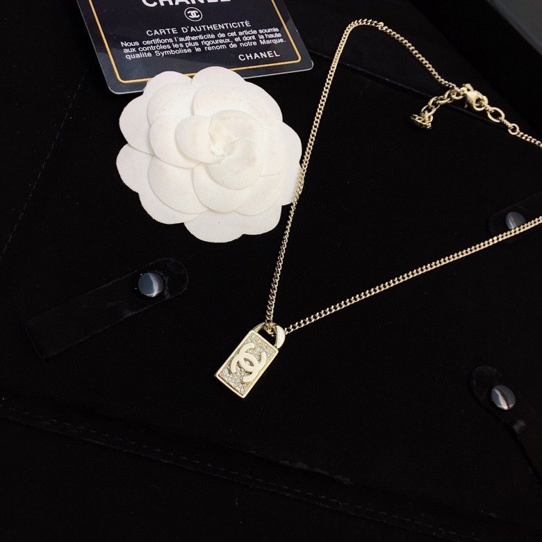 Ch**el Necklace