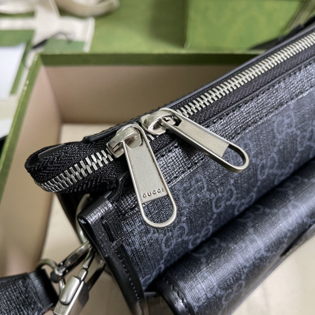 Gvc*1 Messenger Bag With Interlocking G Black Svp*me Canvas For Men 8in/21cm 674164 92THN 1000