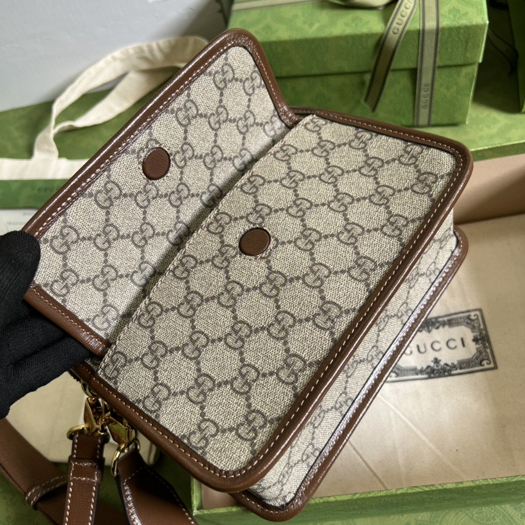 Gvc*1 Messenger Bag With Interlocking G Beige And Ebony GG Svp*me Canvas And Brown For Men 8in/21cm GG 674164 92THG