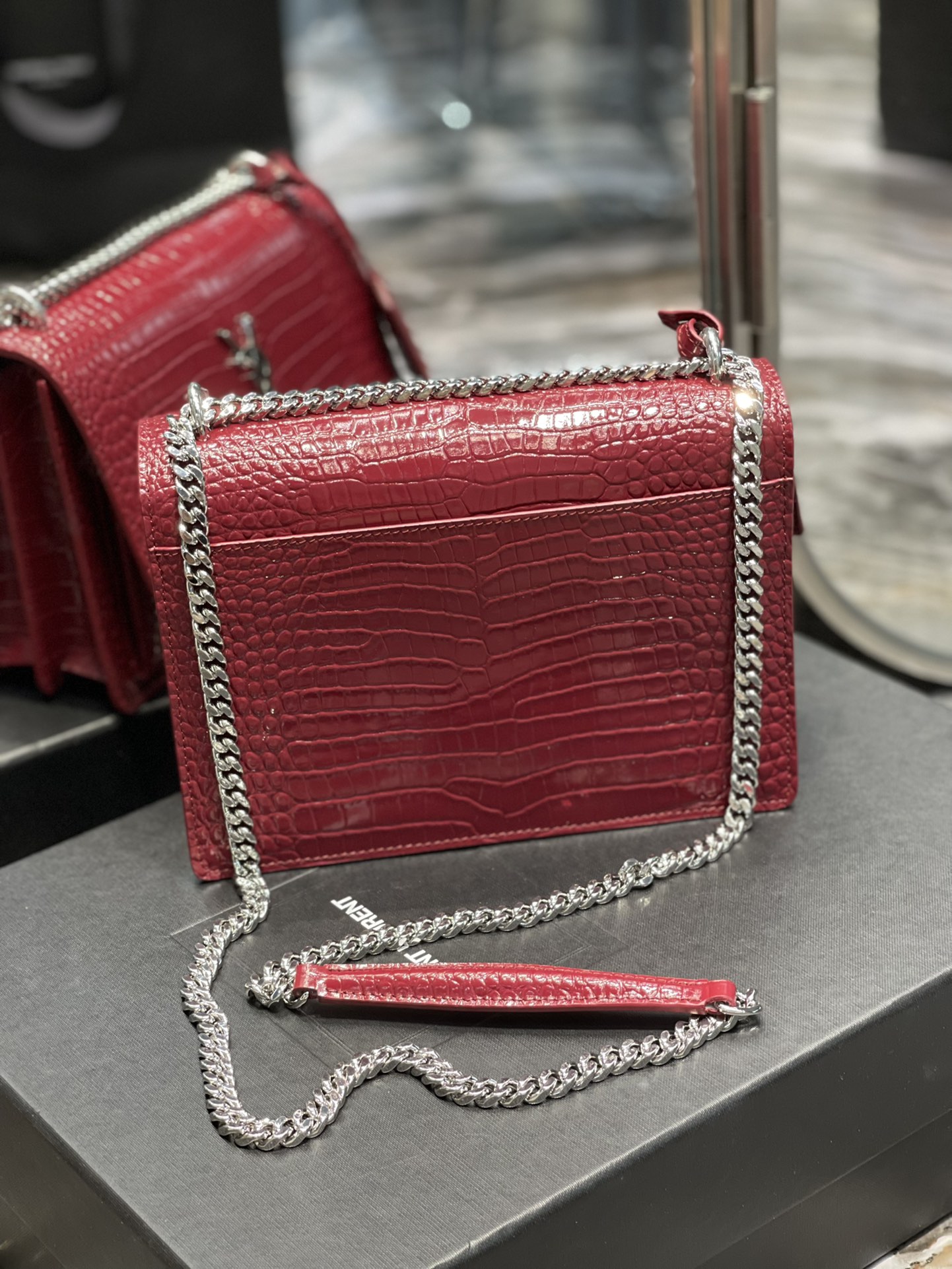 Sa1nt Lau*nt Sunset Medium Chain Bag Red For Women 8.6in/22cm Y51