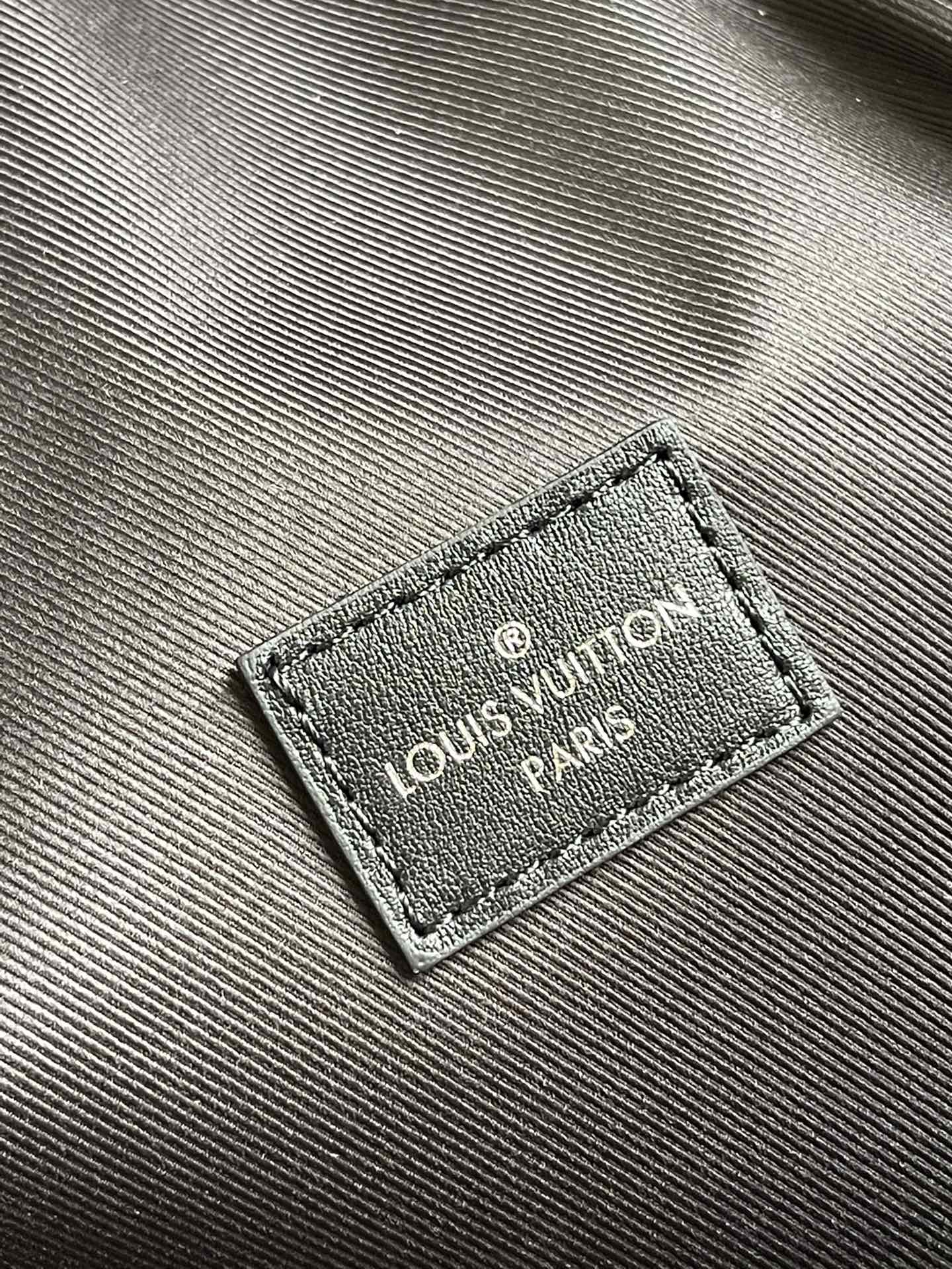 L0vis Vvtt0n Campus Backpack Damier Graphite 3D Canvas Grey For Men, Men’s Bags 39cm LV N50009