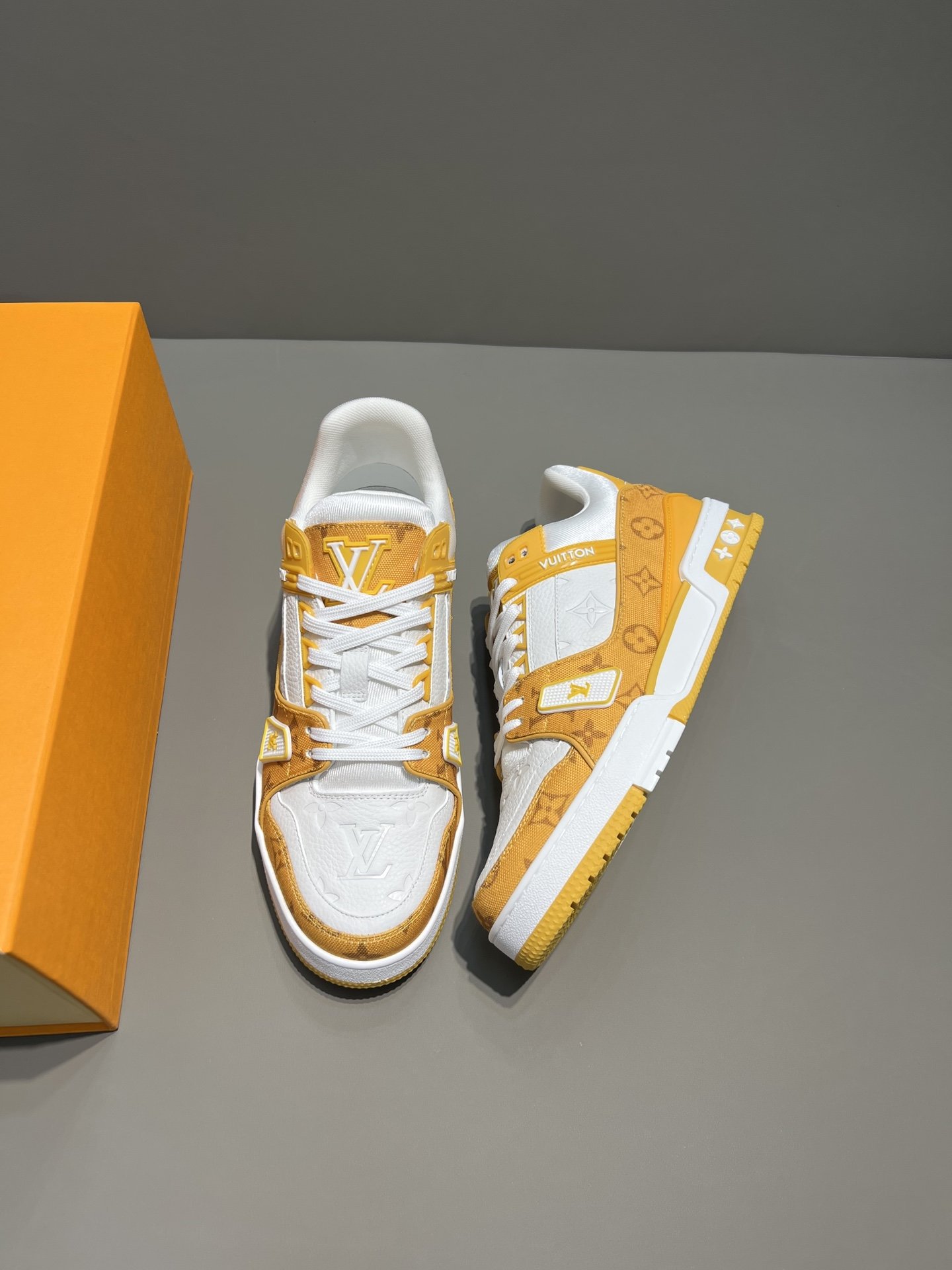 L0vis Vvtt0n Trainer Sneaker Monogram Denim Yellow Virgil Abloh For Men LV 1A9JHJ