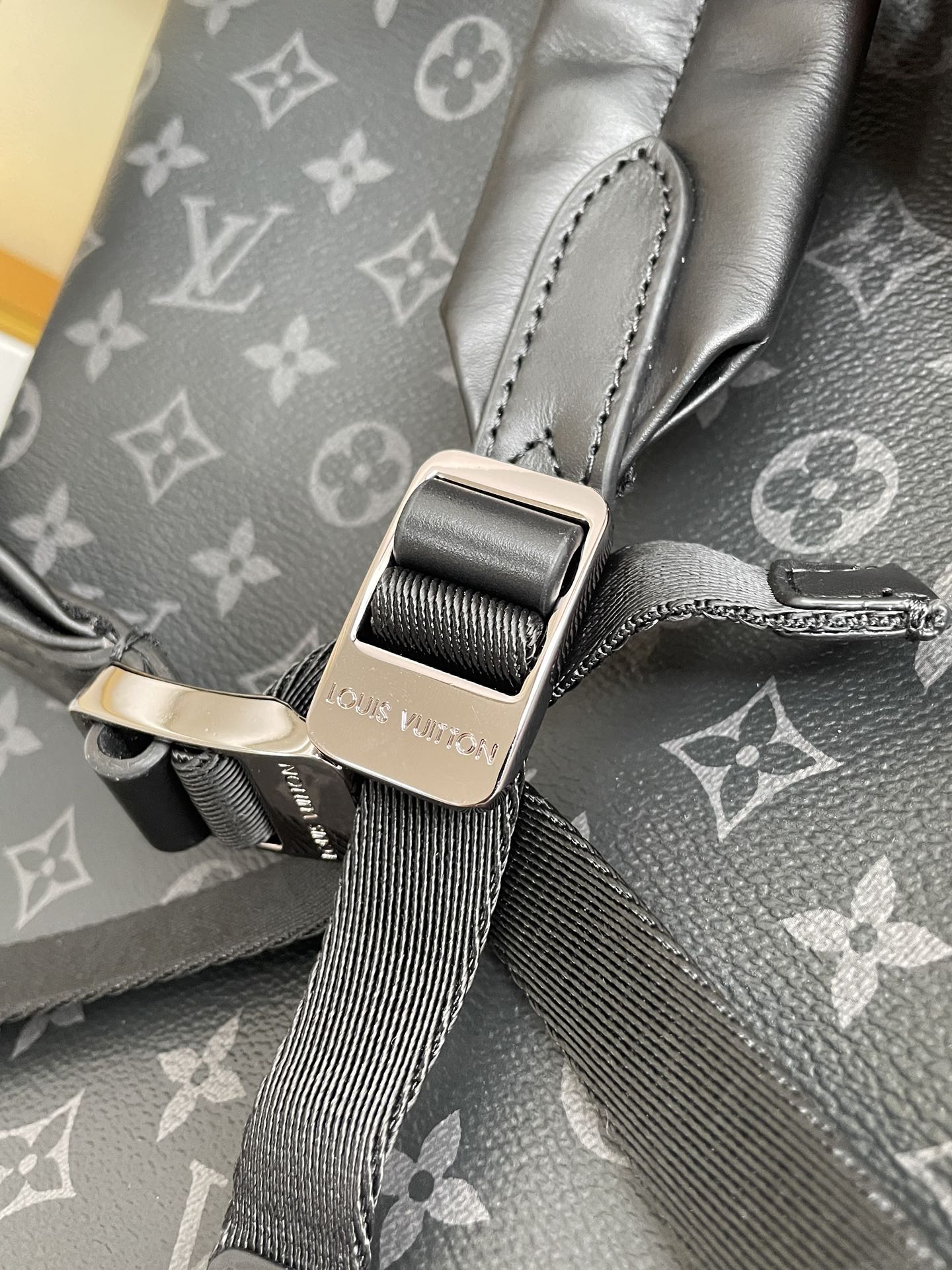 L0vis Vvtt0n Discovery Backpack PM Monogram Eclipse Canvas For Men, Men’s Bags 11.8in/30cm LV M43186
