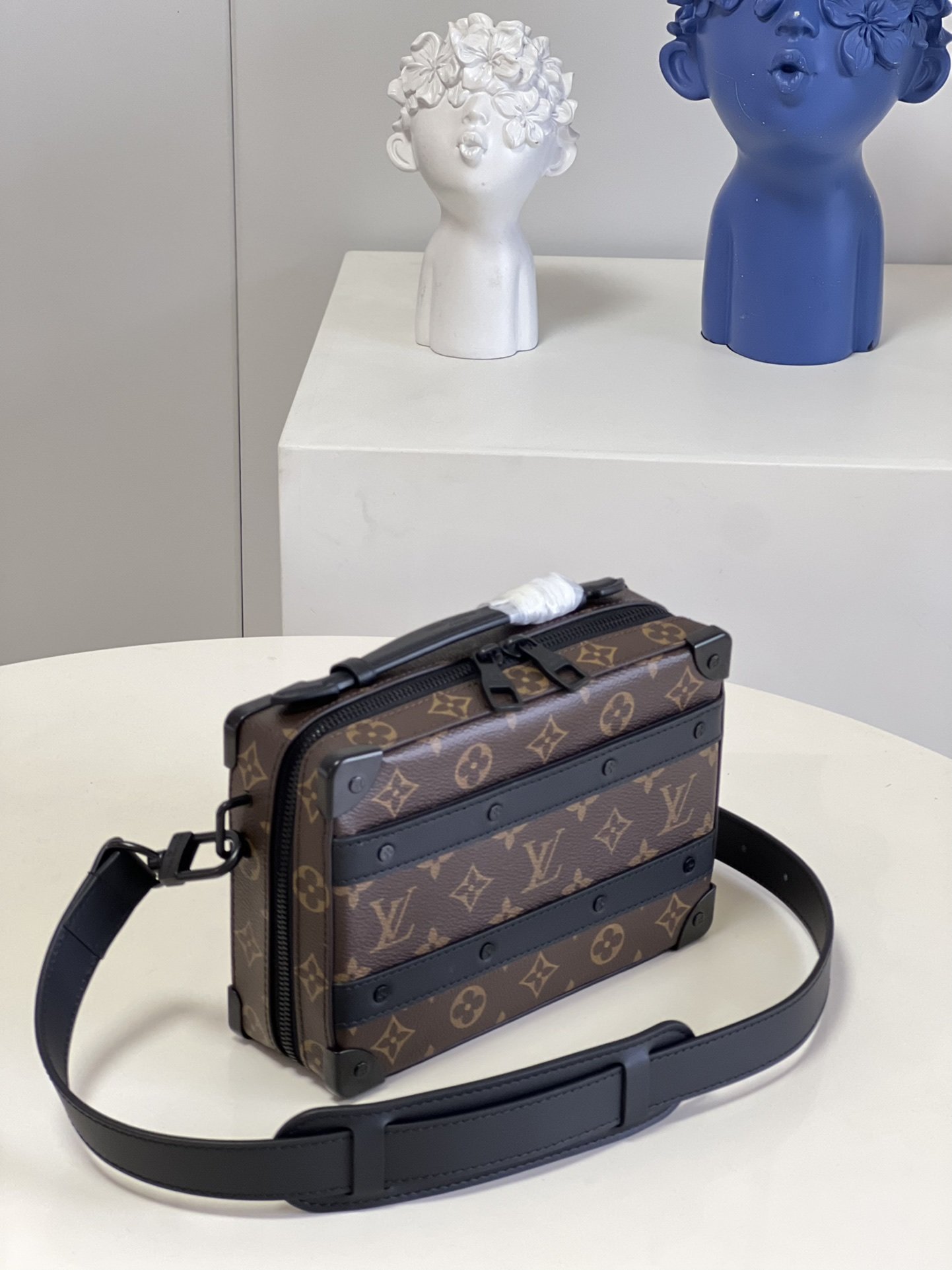 L0vis Vvtt0n Handle Soft Trunk Monogram Macassar Canvas For Men, Men’s Bags 8.5in/22cm LV M45935