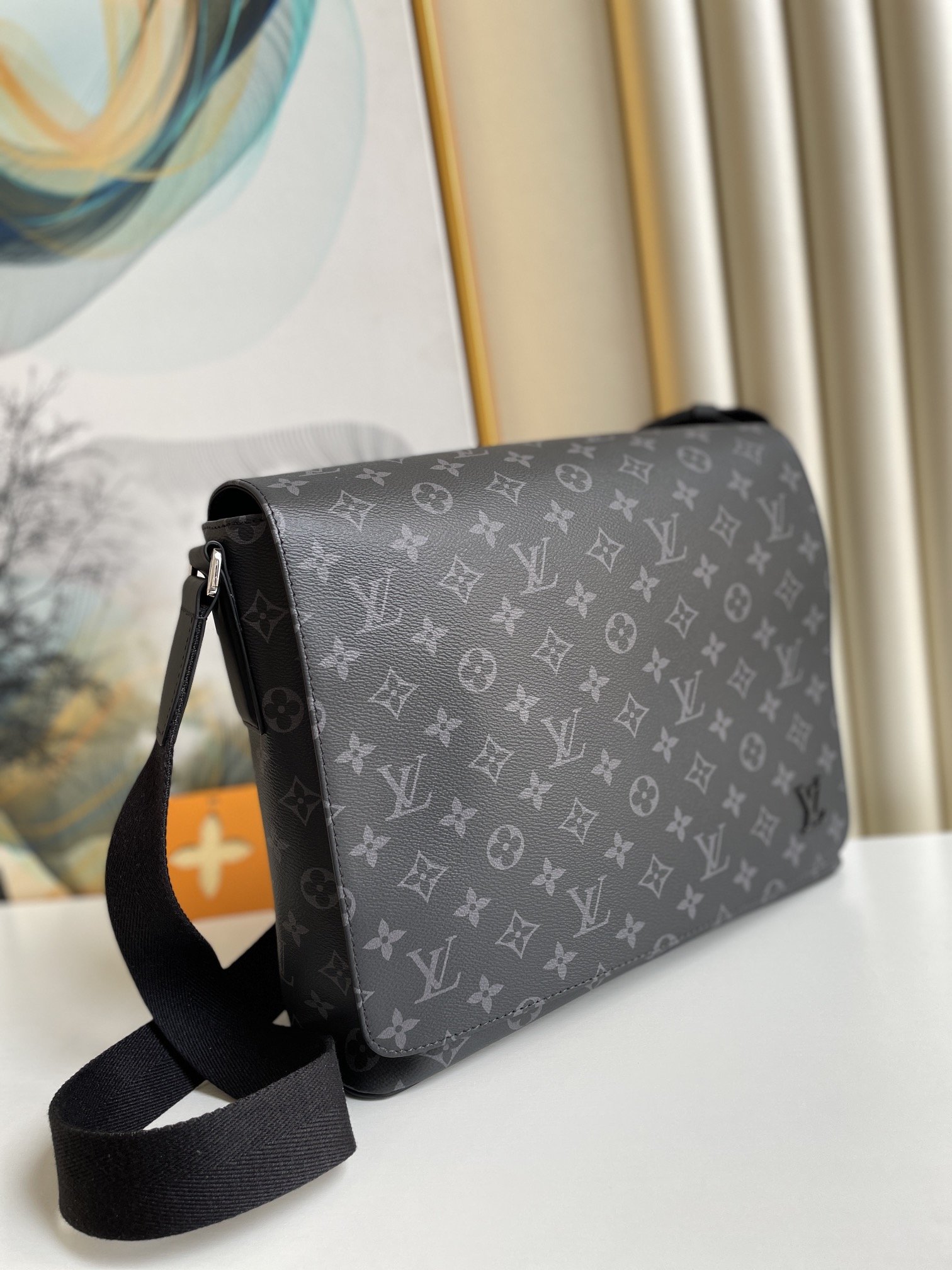 L0vis Vvtt0n District MM Monogram Eclipse Canvas For Men, Men’s Bags, Shoulder And Crossbody Bags 12.2in/31cm LV M44001