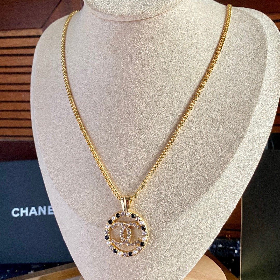Ch**el Necklace